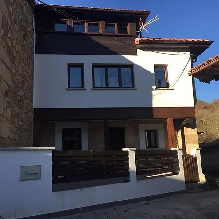 Casa El Patin * La Robellada de Onis
